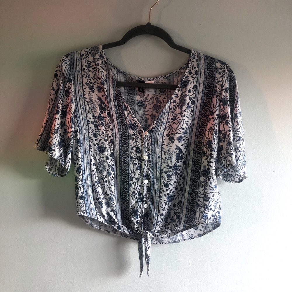 Floral cropped blouse
